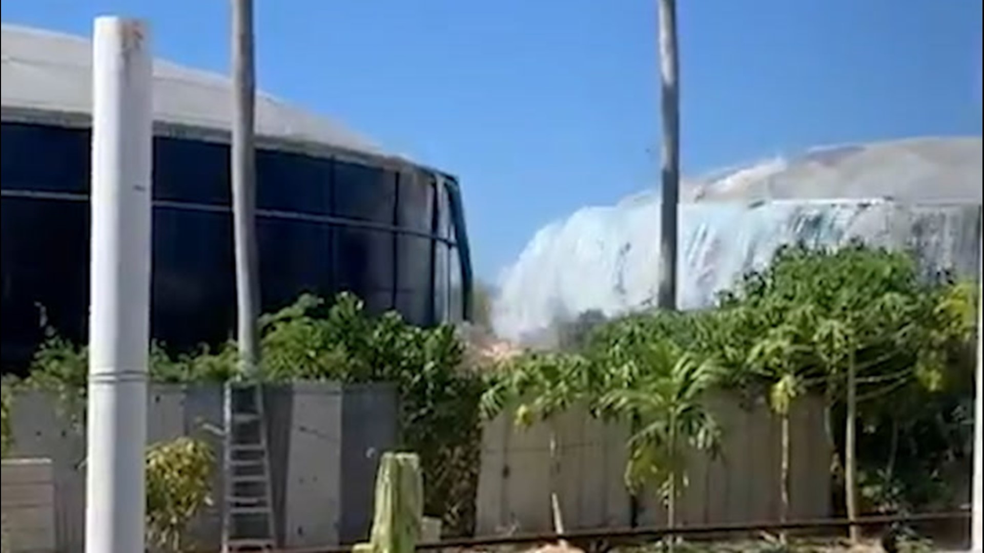 Effects of 7.7 earthquake off Jamaica on Jan. 28 were felt from South Florida to the Cayman Islands in the Caribbean. The earthquake effects are seen in this video, filmed in Grand Cayman.