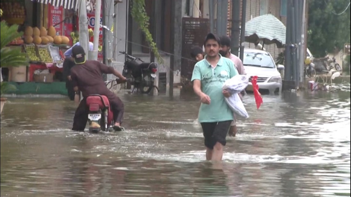 Monsoon flooding takes over Karachi, Pakistan | newswest9.com