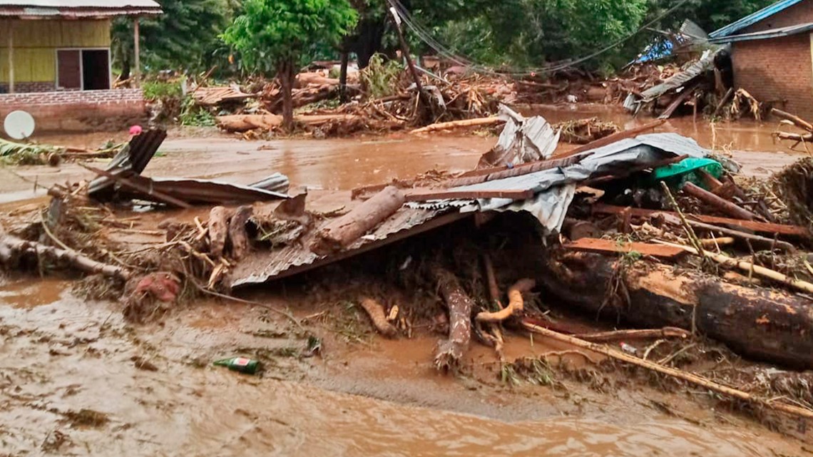 Indonesian Floods Kill Dozens | Newswest9.com