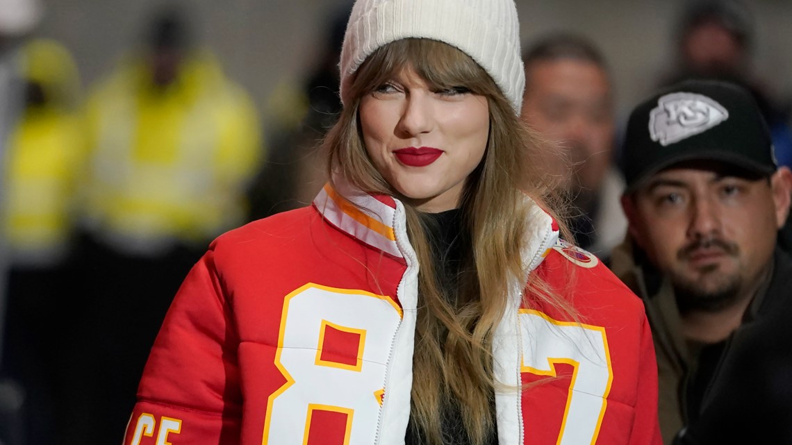 Fans fight back against deepfake explicit images of Taylor Swift - Vimarsana News