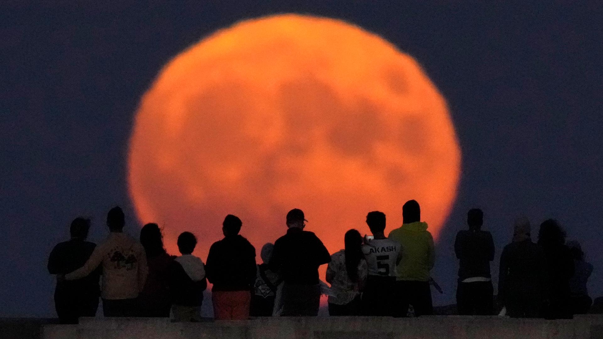 Harvest moon How to watch the supermoon, lunar eclipse Tuesday