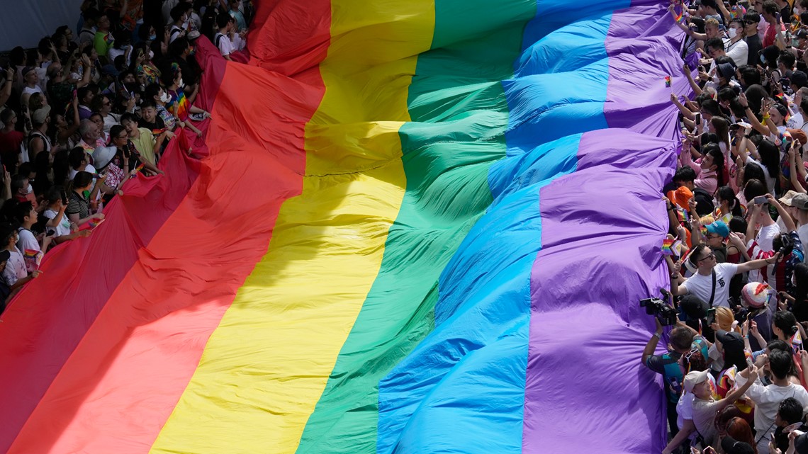 Thai lawmakers approve same-sex marriage bill - Vimarsana News