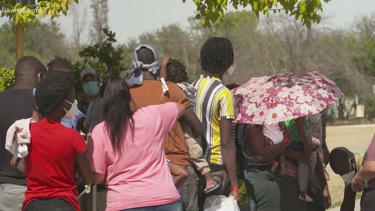 Where do the thousands of migrants who traveled to Del Rio go to next?