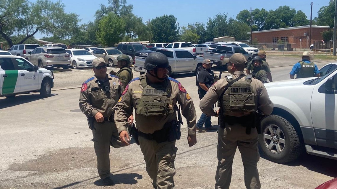 2 dead, others hospitalized in Uvalde elementary school shooting - Vimarsana News