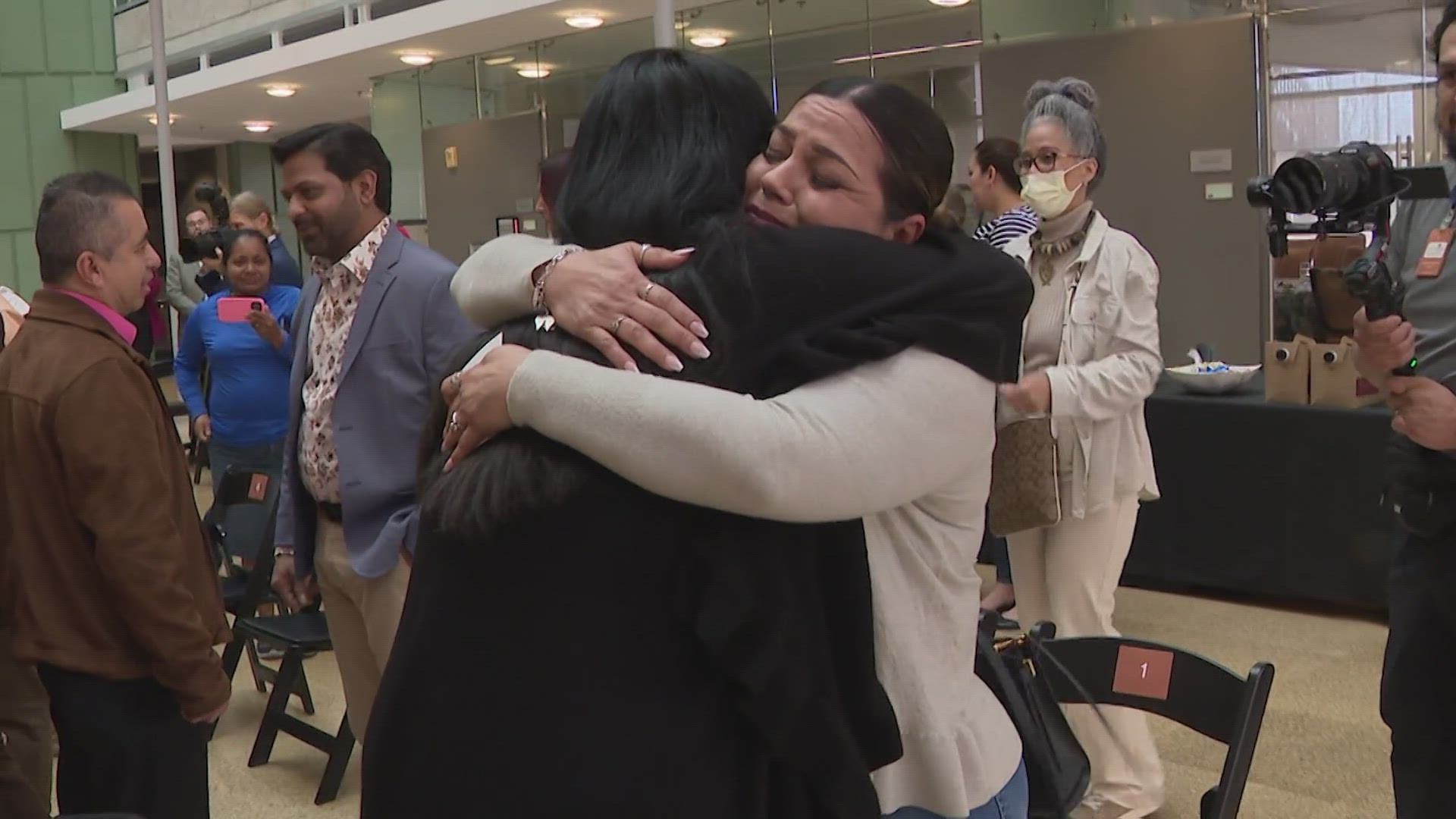 Six kidney donors and six recipients who are part of an organ swap program at UTHealth met for the first time ever on Wednesday and it was an emotional time for all.