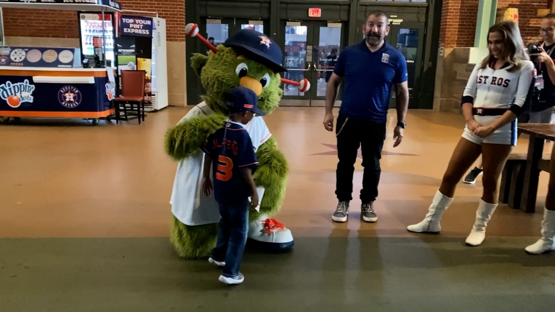 This 5-year-old superfan's favorite Astro is the team's mascot, Orbit.