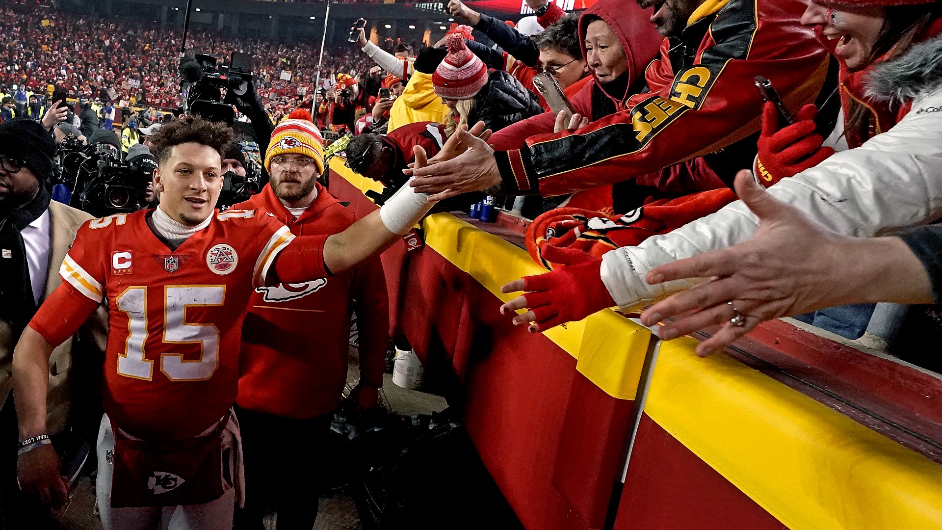Los Kansas City Chiefs y Los Angeles Rams abren como favoritos en las apuestas para las Finales de Conferencia de la NFL.