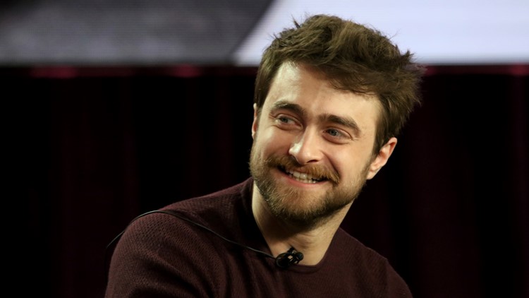 Pop Break Daniel Radcliffe Returns To Hogwarts Newswest9 Com