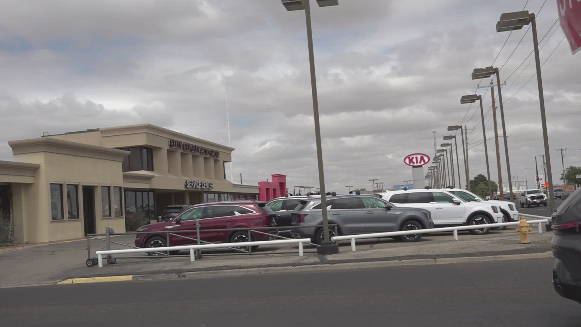 Customers accuse Kelly Grimsley Auto Group of leaving them in limbo amid a legal battle with Hyundai Capital America.
