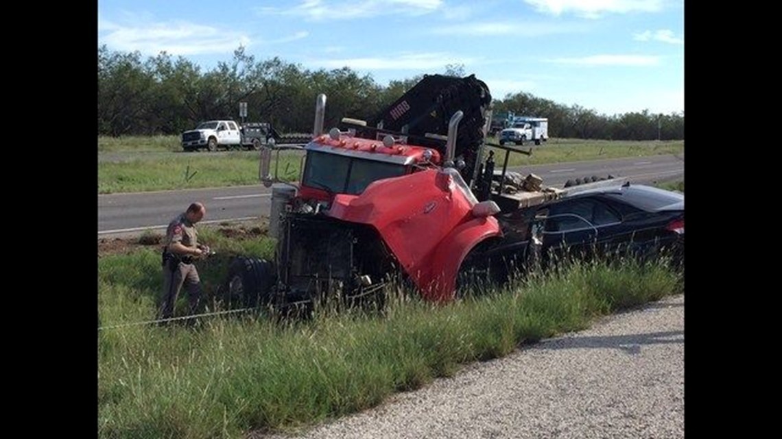 Two Seminole teens killed in 5 vehicle crash near Sweetwater