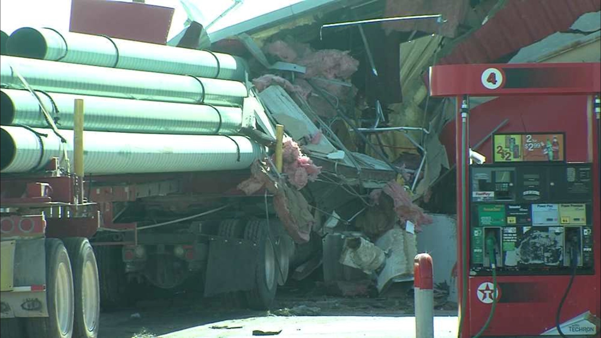 SemiTruck Crashes Into Convenience Store in Midland, Witness Recalls
