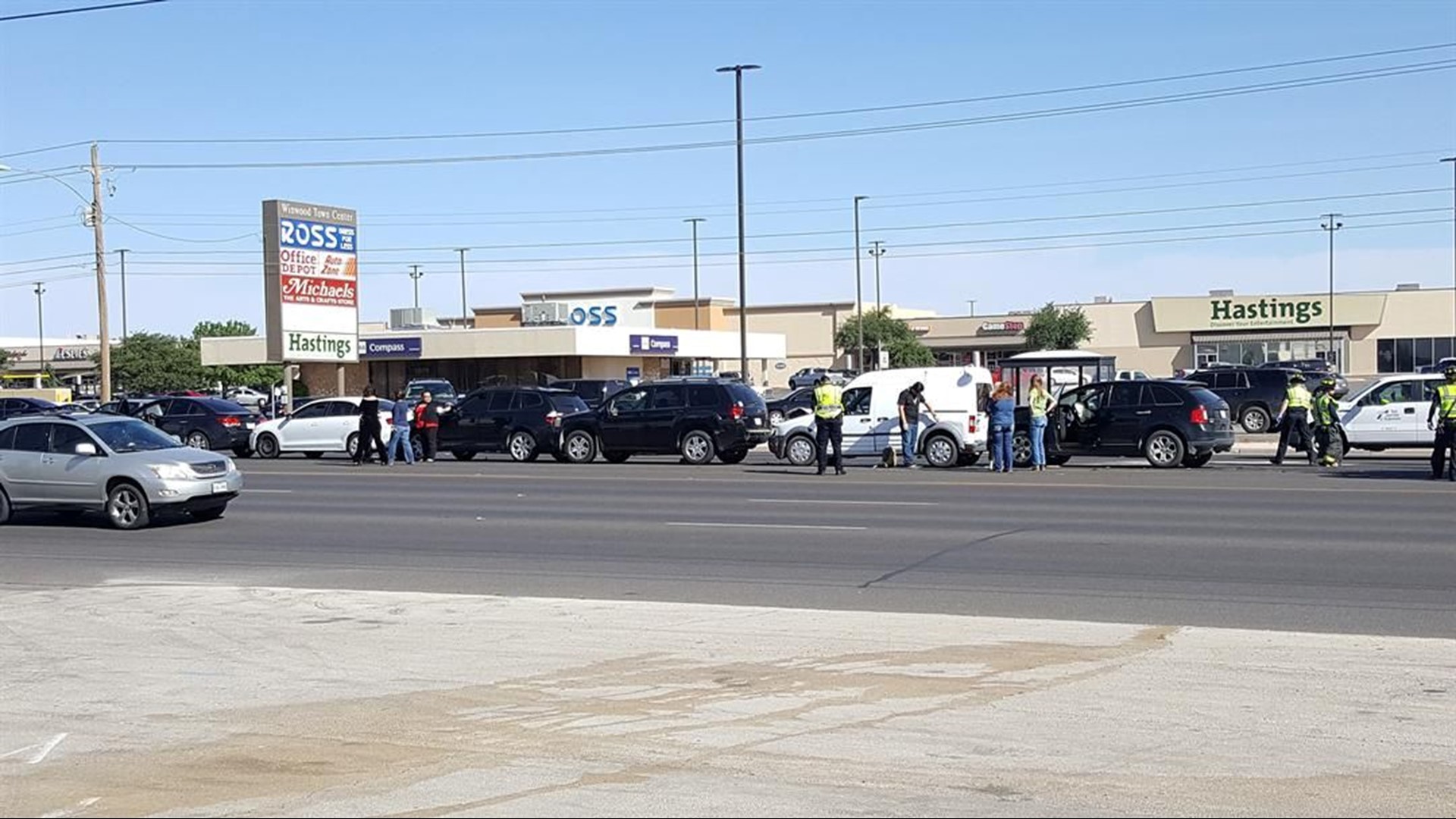 1 injured in 6 vehicle accident in Odessa