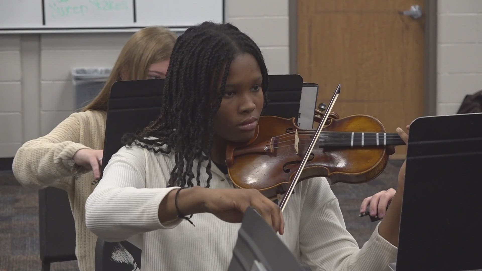 Jess Ikporo is a student athlete musician who has found success in both basketball and orchestra. The Lady Dawg is also a stellar student who welcomes challenges.