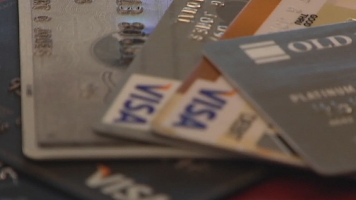 Better Business Bureau issues warning about holiday scams