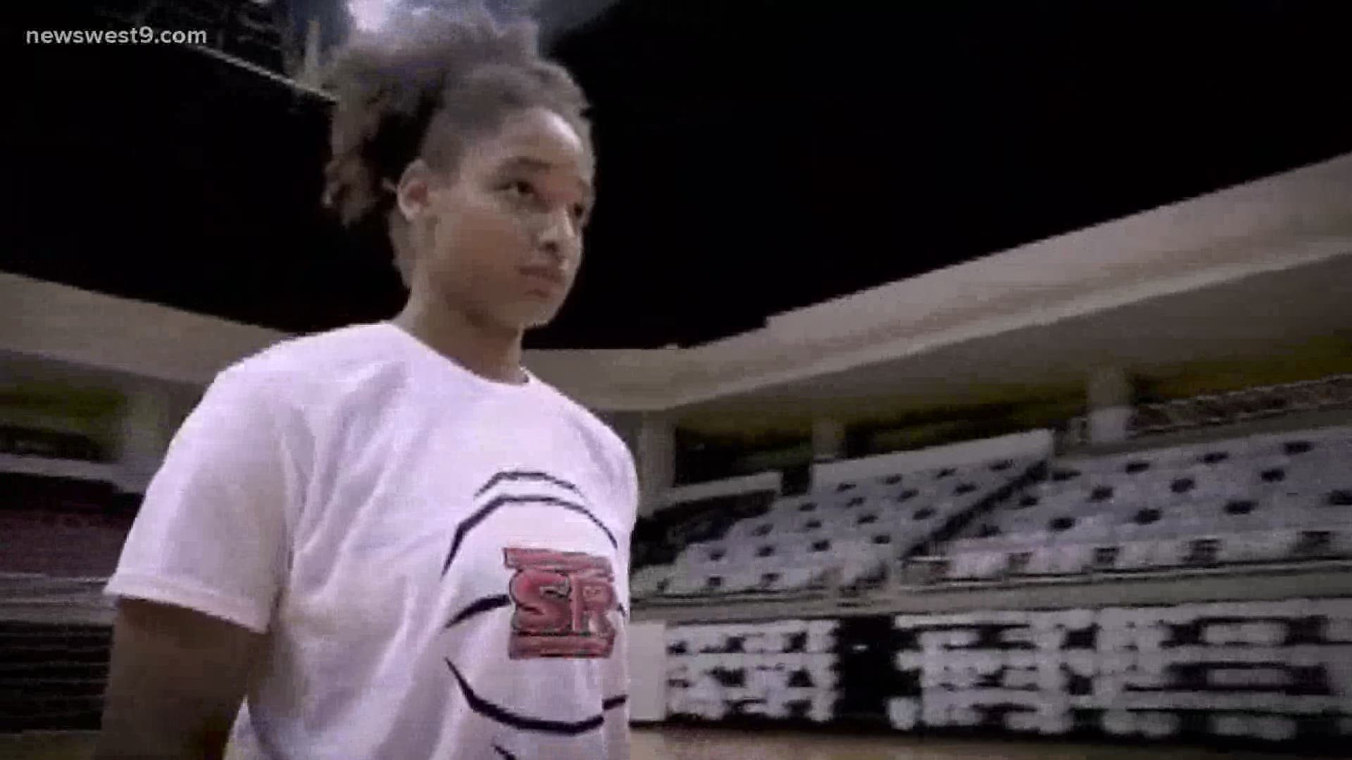 Lobos Women's Basketball student-athlete, Vania Hampton, shared her experience at Sul Ross as the university hopes to inspire positivity and school spirit.
