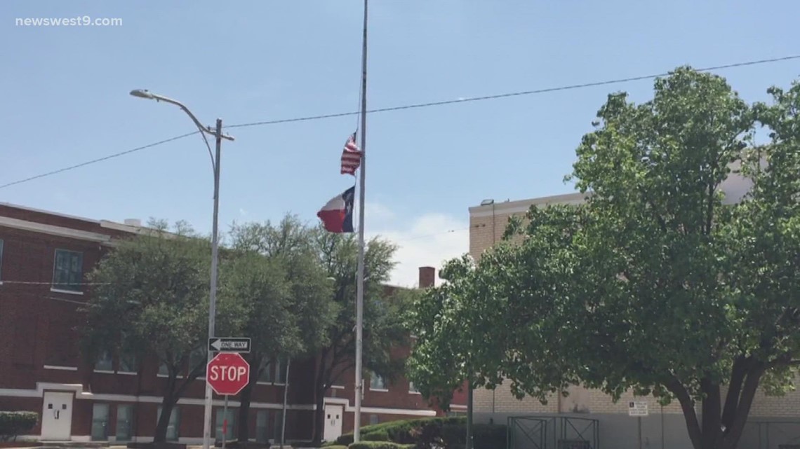 Howard Co. flies flags at half-staff to mark COVID deaths
