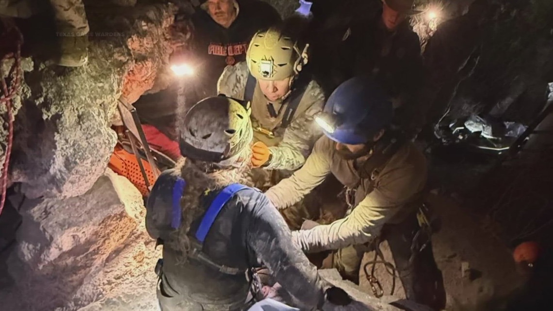 Researcher struck 470 feet deep in one of the state’s deepest caves in Terrell County; stable condition