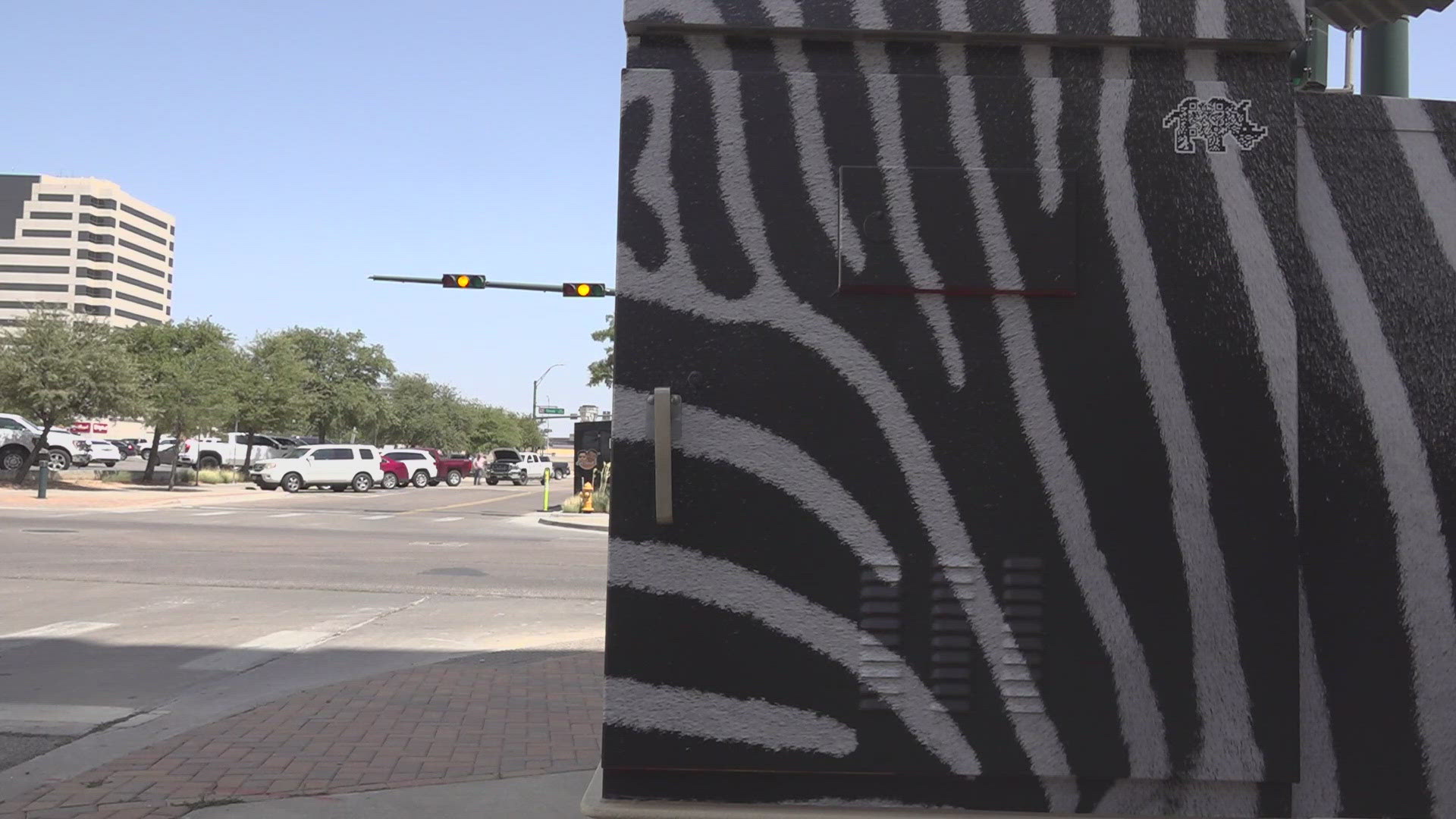 10 signal boxes around the Tall City have been decorated with jaguar print, zebra print and many more prints. All to excite people about the future of Zoo Midland.