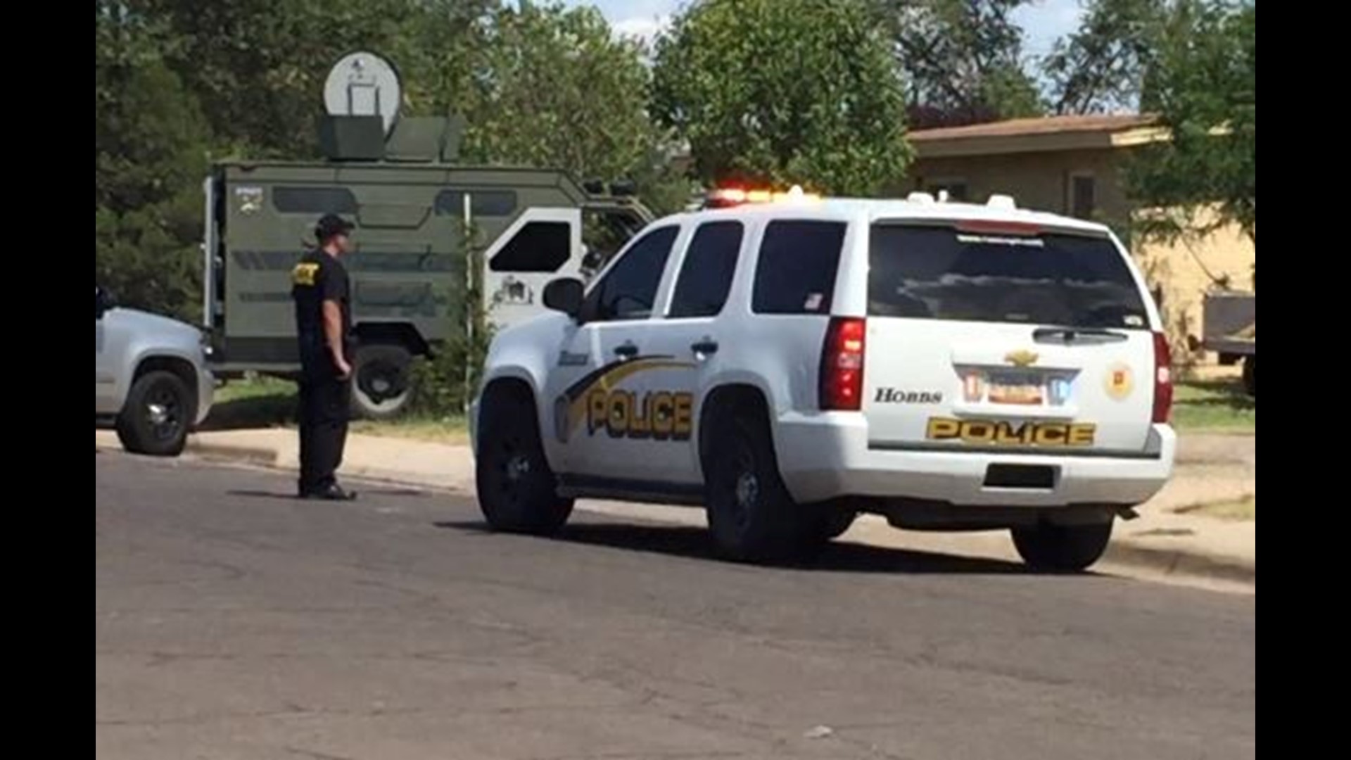 One arrested, one at large after hourslong SWAT situation in Hobbs neighborhood