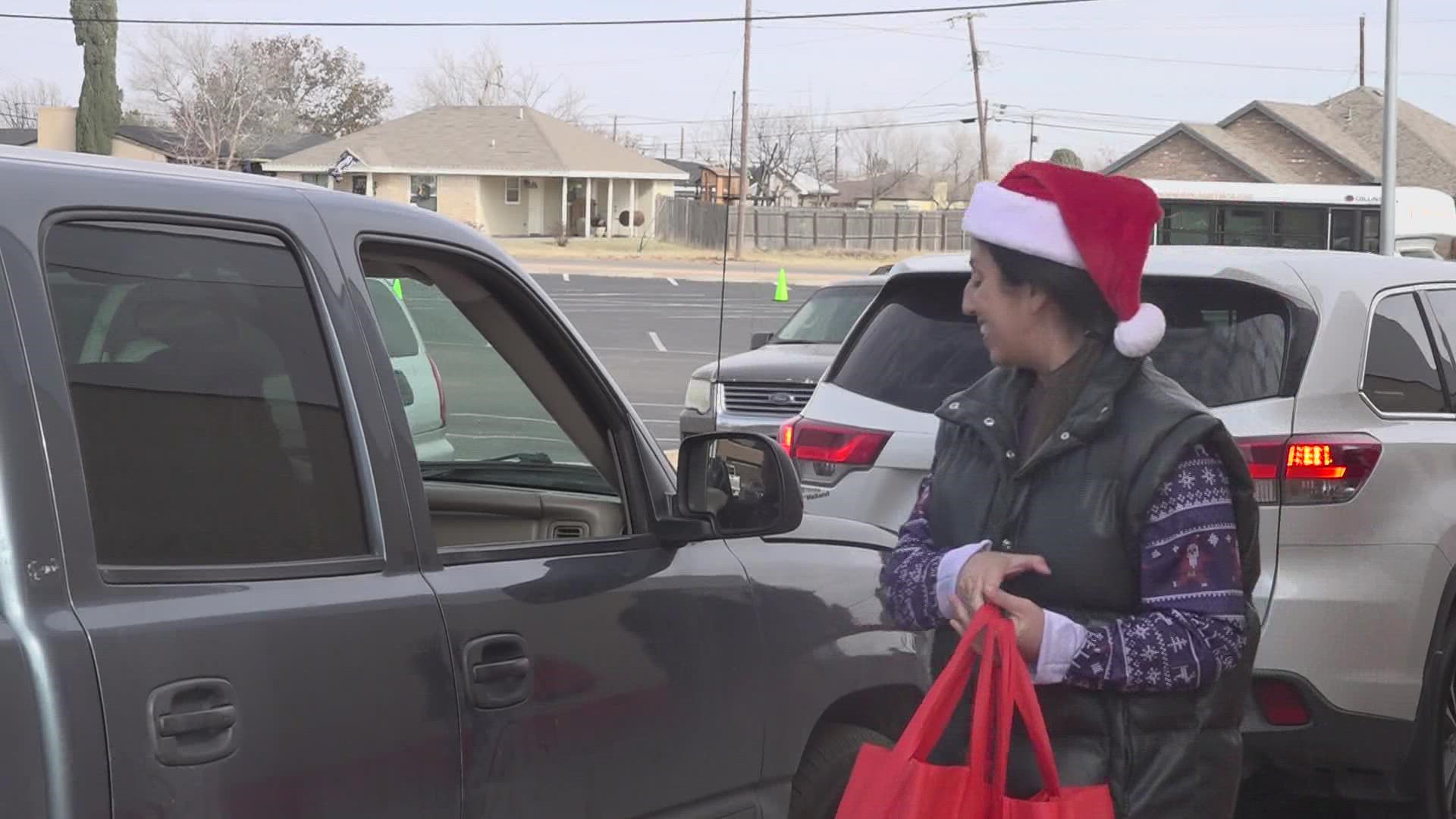 Midland YMCA gave away 500 turkey dinners to local families in need for their 1st ever Turkey Giveaway for Christmas.