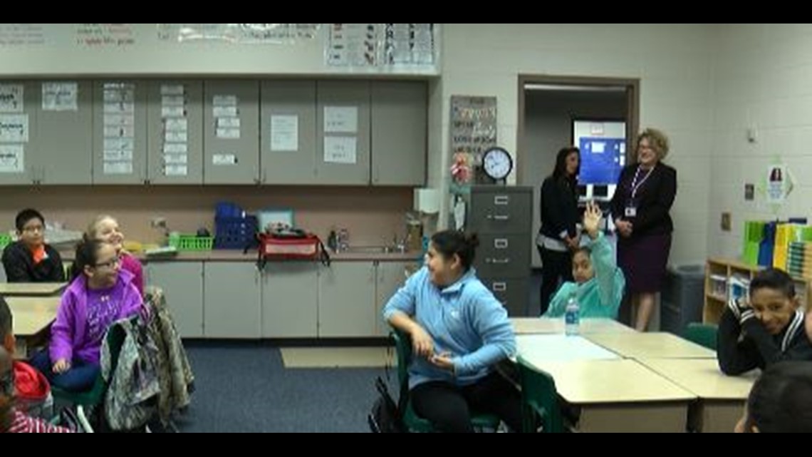 Lamar Elementary says ‘Hello’ to a new program