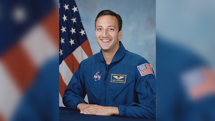 Former astronaut shares advice on following your dreams