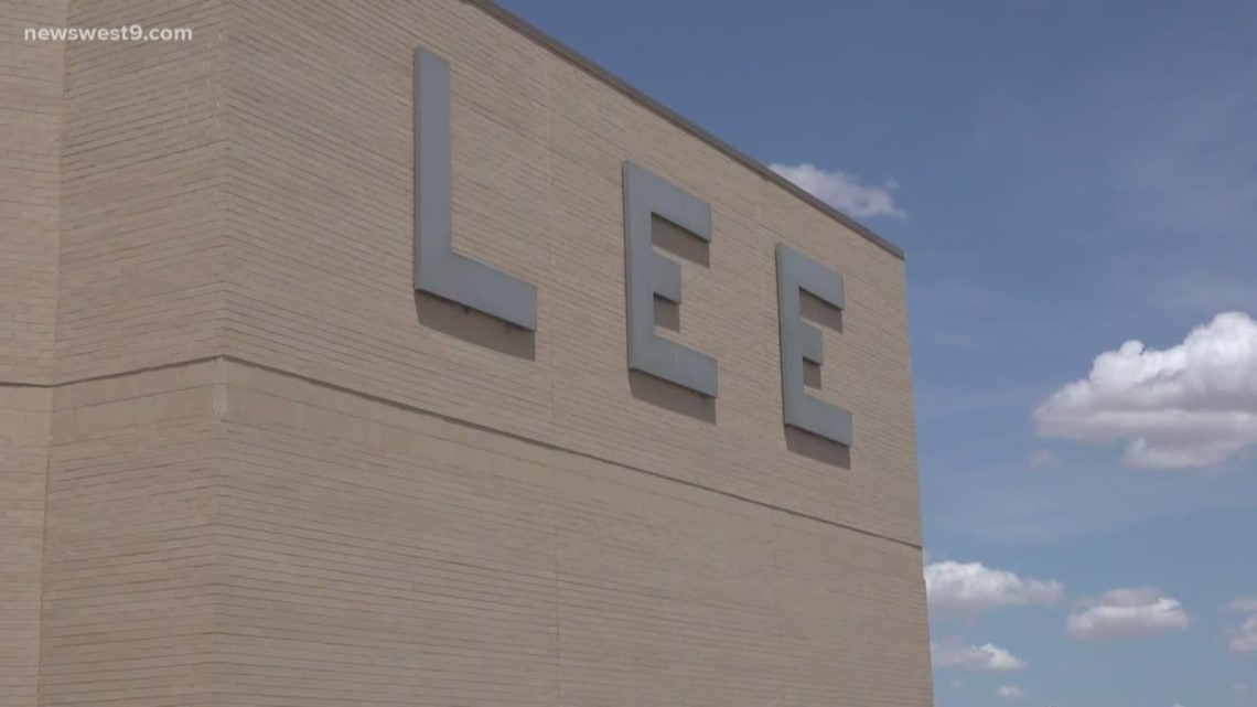 Lee High School alumni reflect on the legacy of Lee as the last group of seniors graduate - Vimarsana News