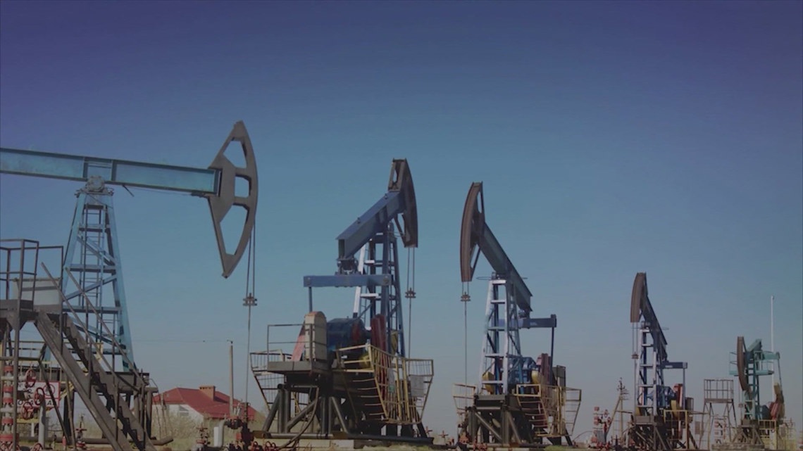 Economist weighs in after Trump urges U.S. firms to invest in Venezuela oil President Donald Trump says he wants U.S. oil companies to step in.