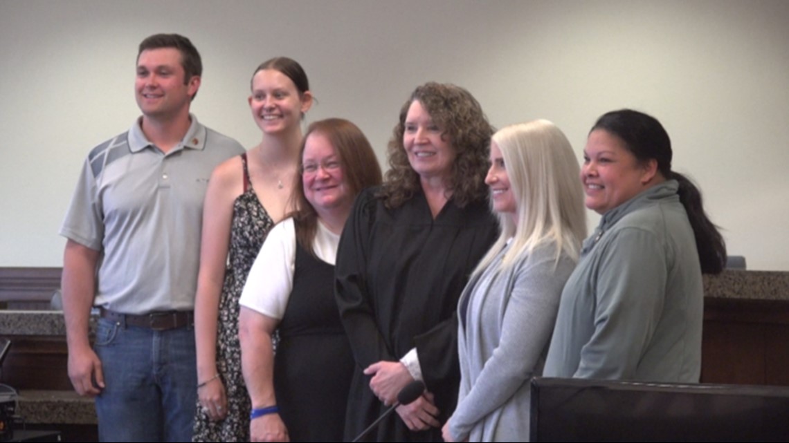 5 new CASA volunteers sworn in at Midland County Courthouse - Vimarsana News