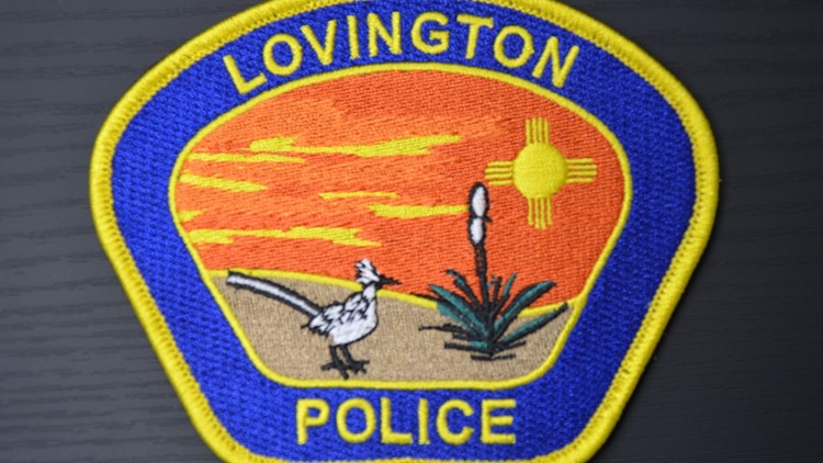 Man in Lovington crashes into tree after fleeing from officers ...