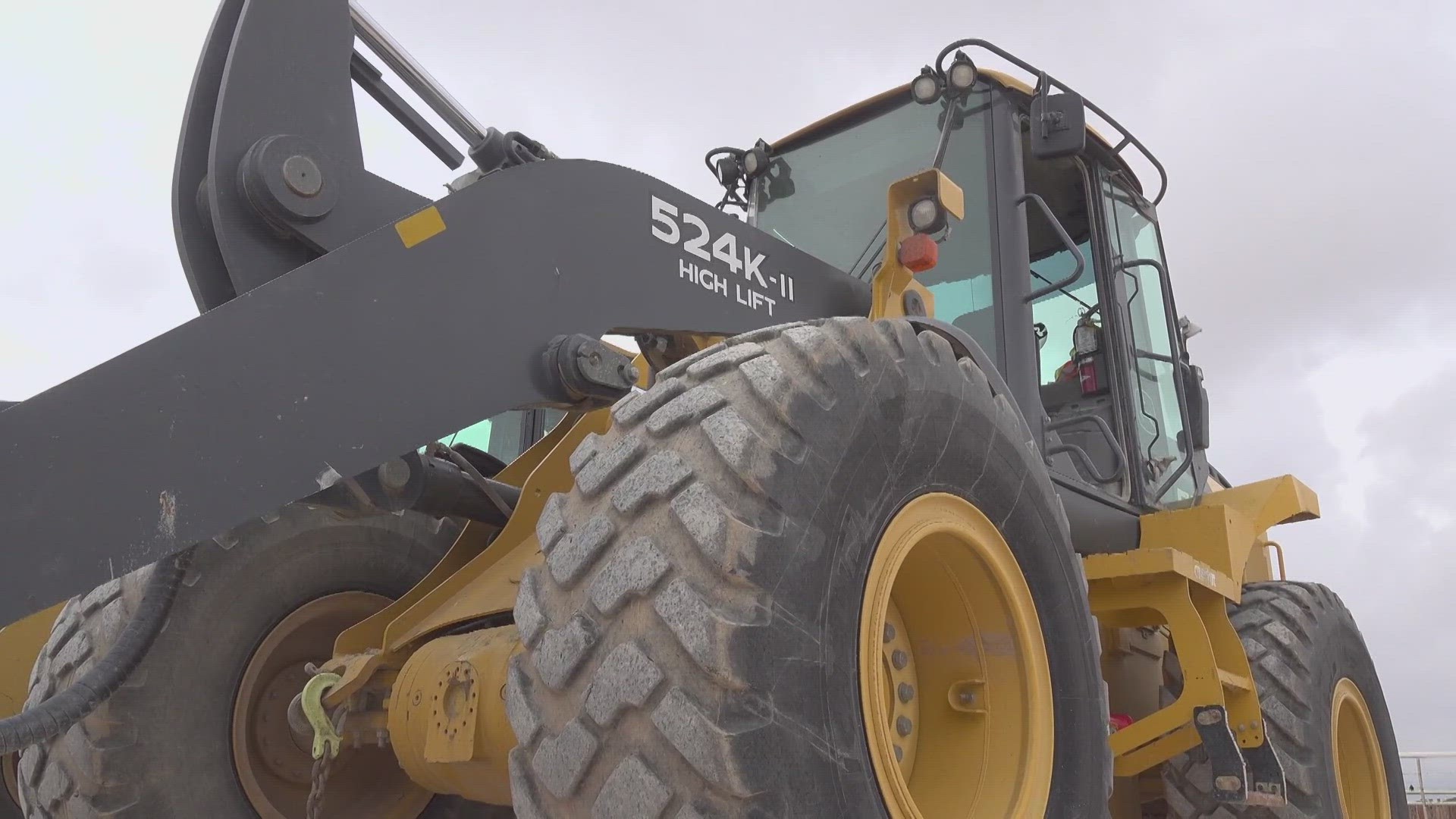 There are two different models when it comes to front-end loader tractors.