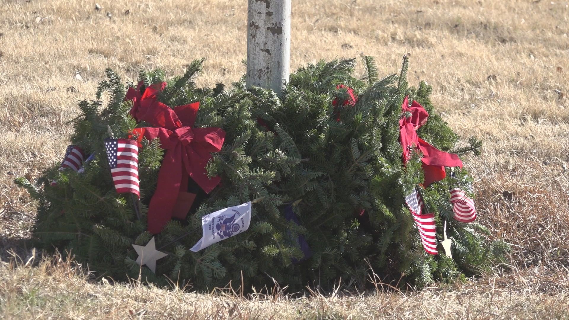 Permian Basin D.A.R. Chapter places wreaths on veterans' graves in Andrews for Wreaths Across America Day.