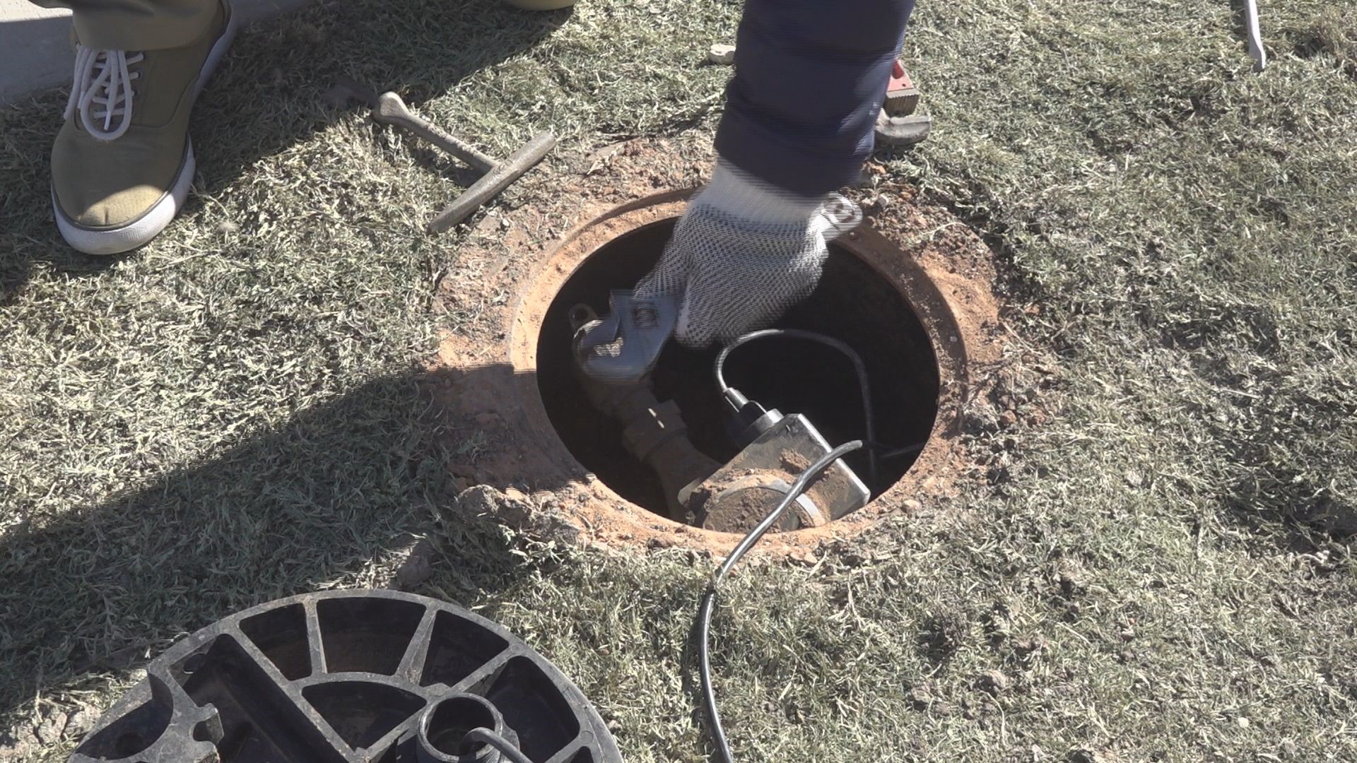 Some people might not know how to turn off your water if you get a pipe leak. As Hunter Alcocer will tell you, it's easier than you might think.