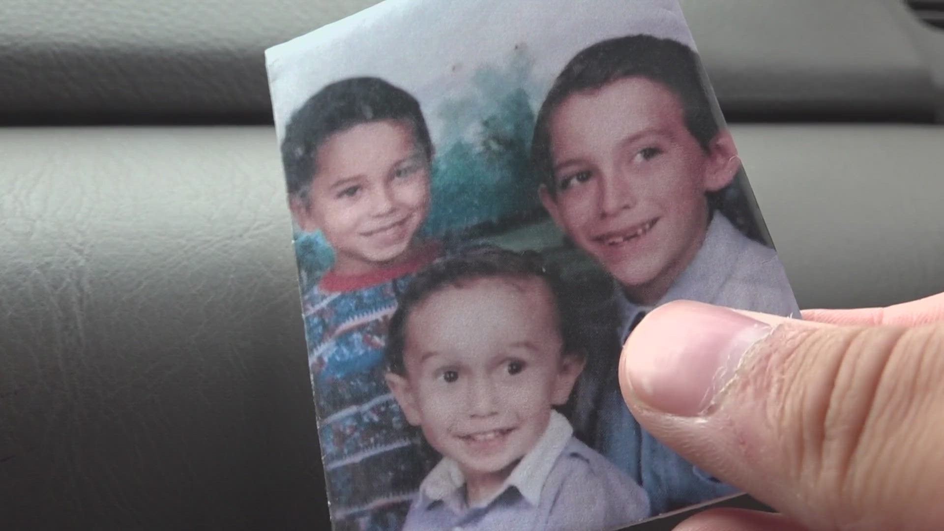 In 2013, Daniel Flores was found dead in a car in Big Spring, Texas, holding a picture of the ones he loved.