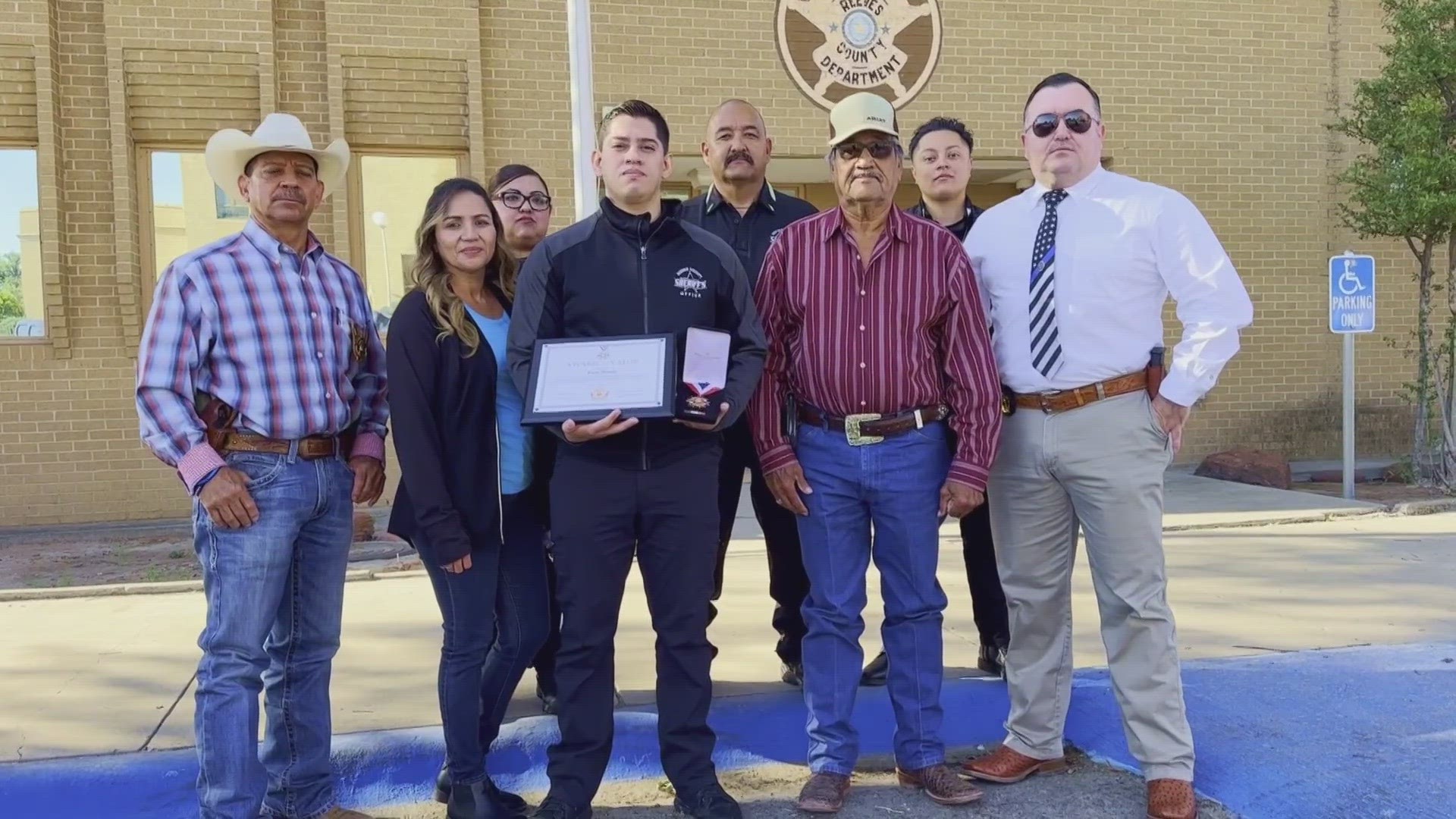 Reeves County jailor receives Medal of Valor 