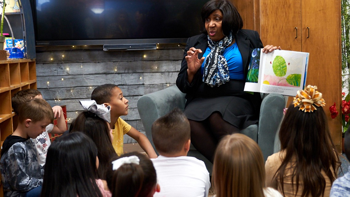 Henderson Elementary celebrates opening of Dr. Ben Carson reading room - Vimarsana News