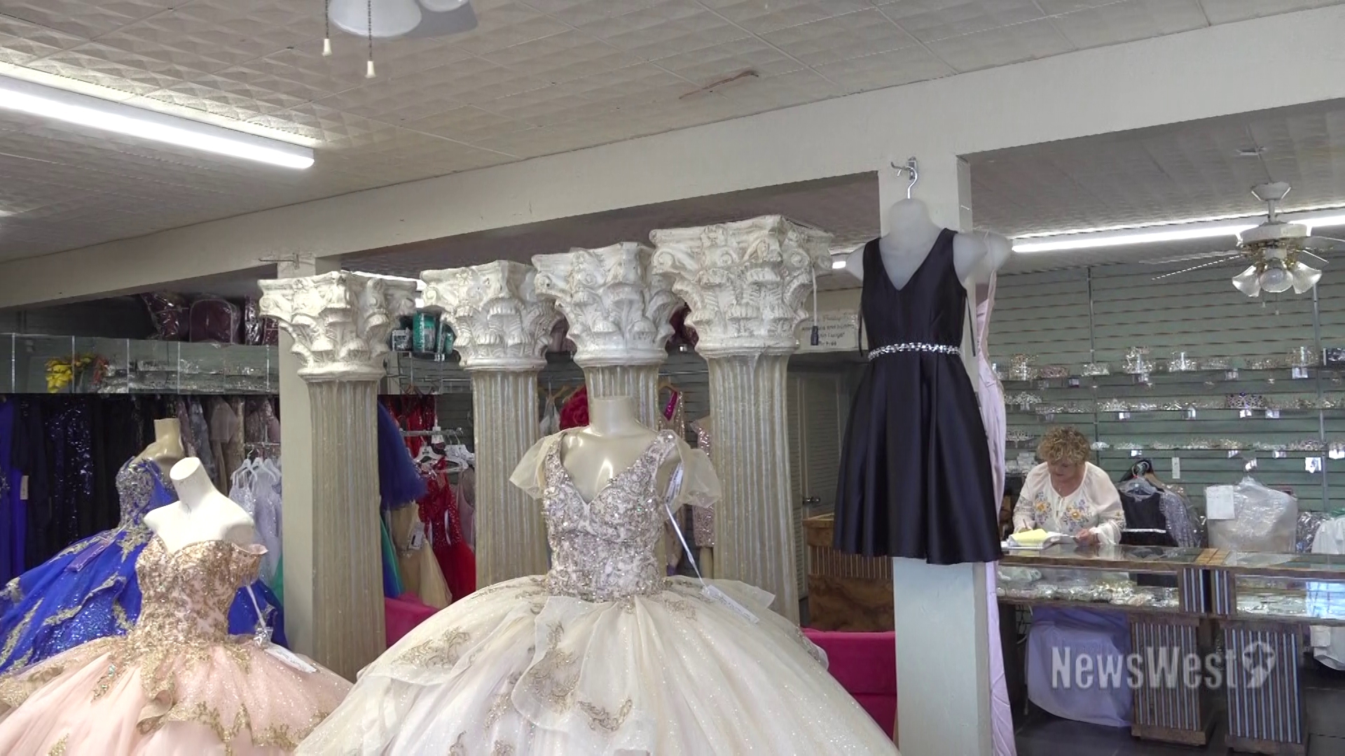 For 32 years, Lori's Boutique in Odessa has attracted generations of women who are in search of the perfect dress for a symbolic moment in their life.