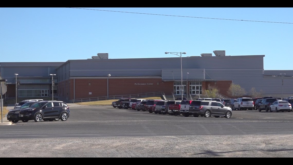 Family, students, friends honor the life of Andrews band director - Vimarsana News