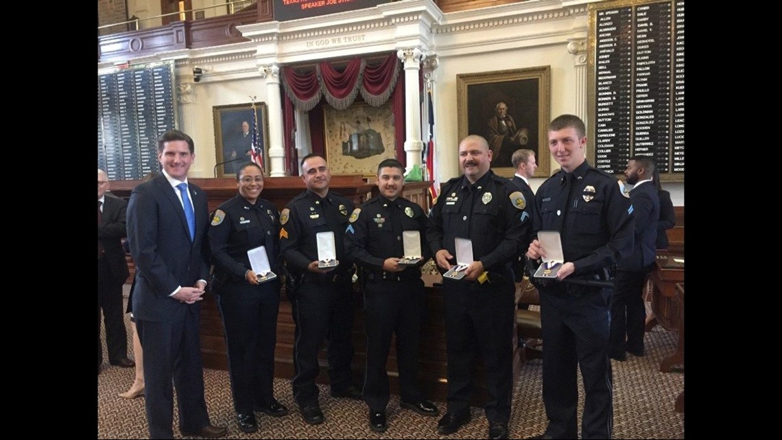 5 Odessa police officers presented "Star of Texas" Award from Gov. Greg