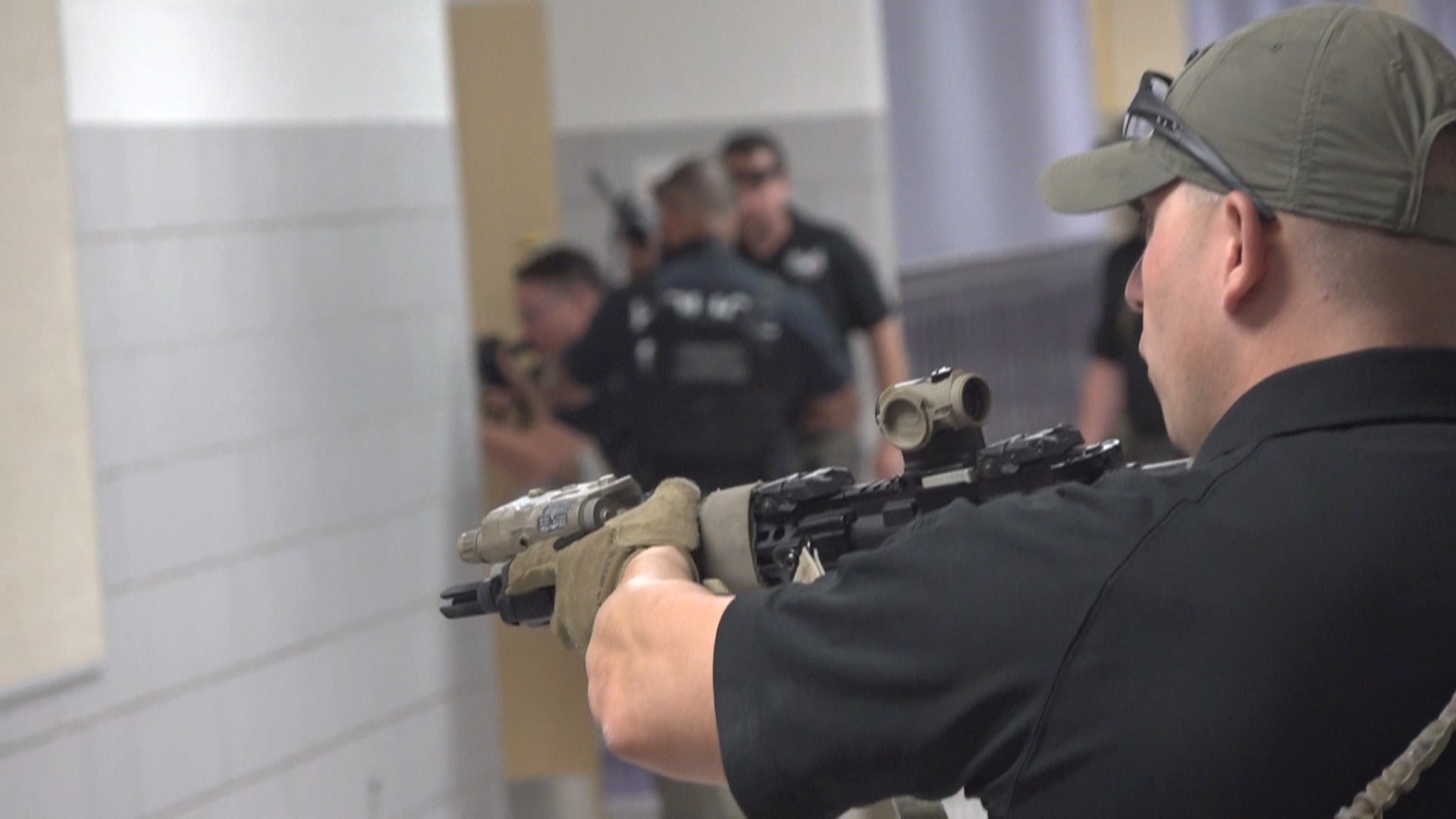 Homeland Security Investigations El Paso Special Response Team led an active shooter training for Crane PD, Crane County Sherriff's Office, DPS and more.
