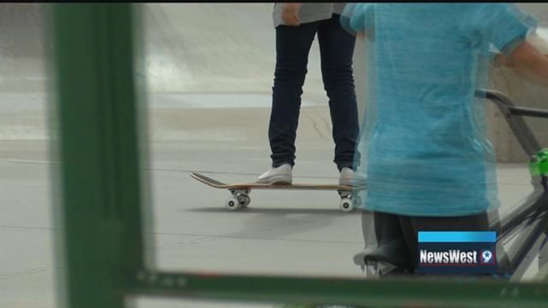 Skateboarders, BMX riders, come together to discuss ways to improve Midland skate park