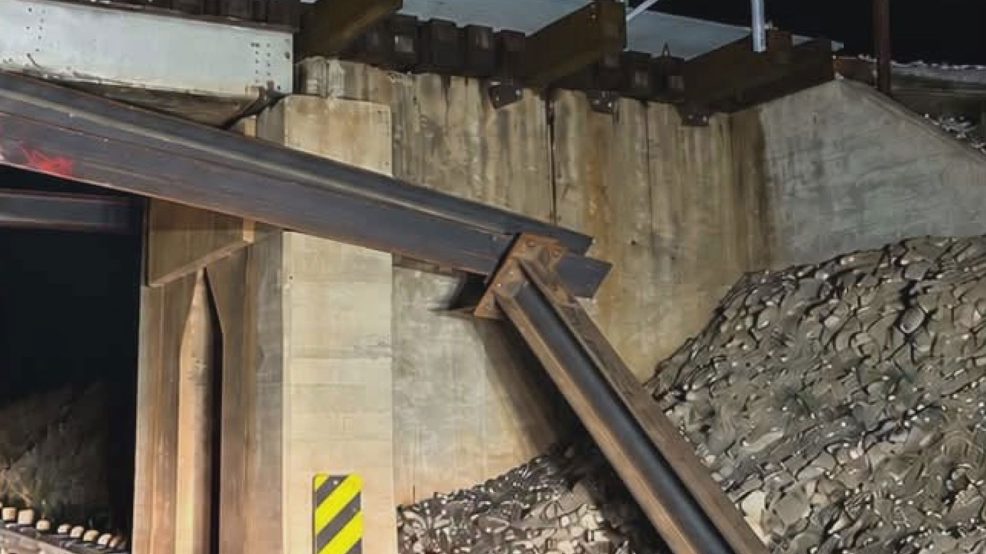 Alpine drivers frustrated after another Highway 90 bridge strike ...