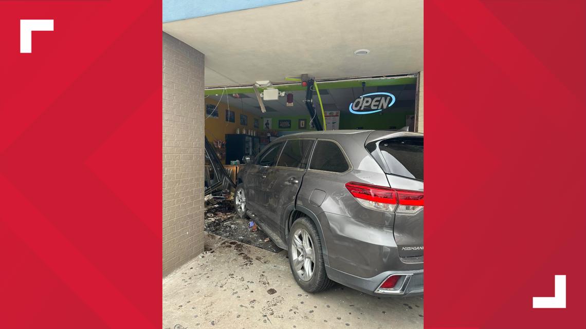 Car crashes into ice cream shop in Odessa leaving three students and two adults injured – NewsWest9.com
