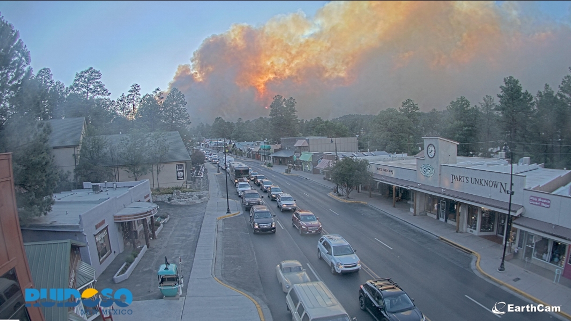 Village of Ruidoso evacuated after huge wildfire | newswest9.com