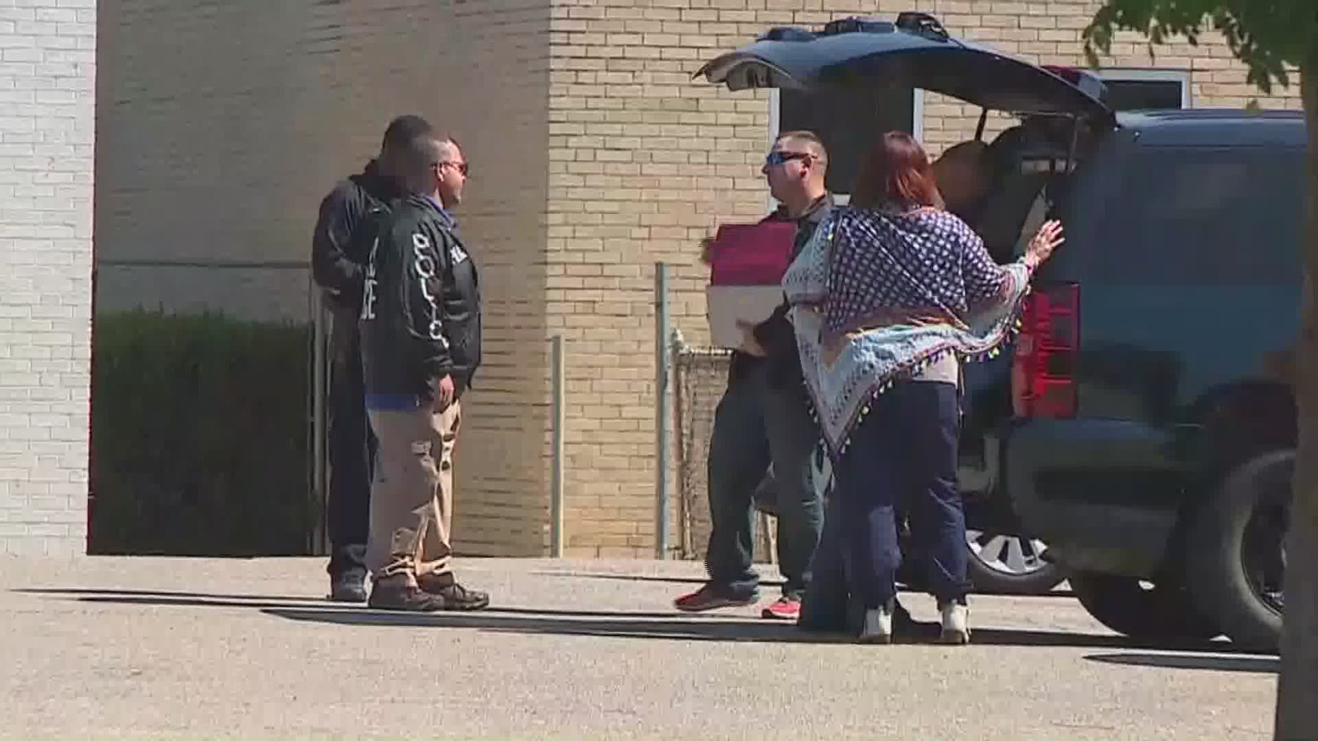 RAW VIDEO: Officers load box from St. Cecilia Church during search at Catholic Diocese of Dallas