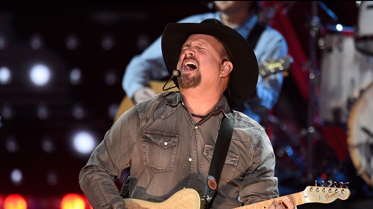 Garth Brooks sells 50,000 tickets to drive-in concert in two hours