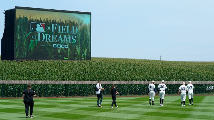 Report: Cubs, Reds slated to play in second 'Field of Dreams' game