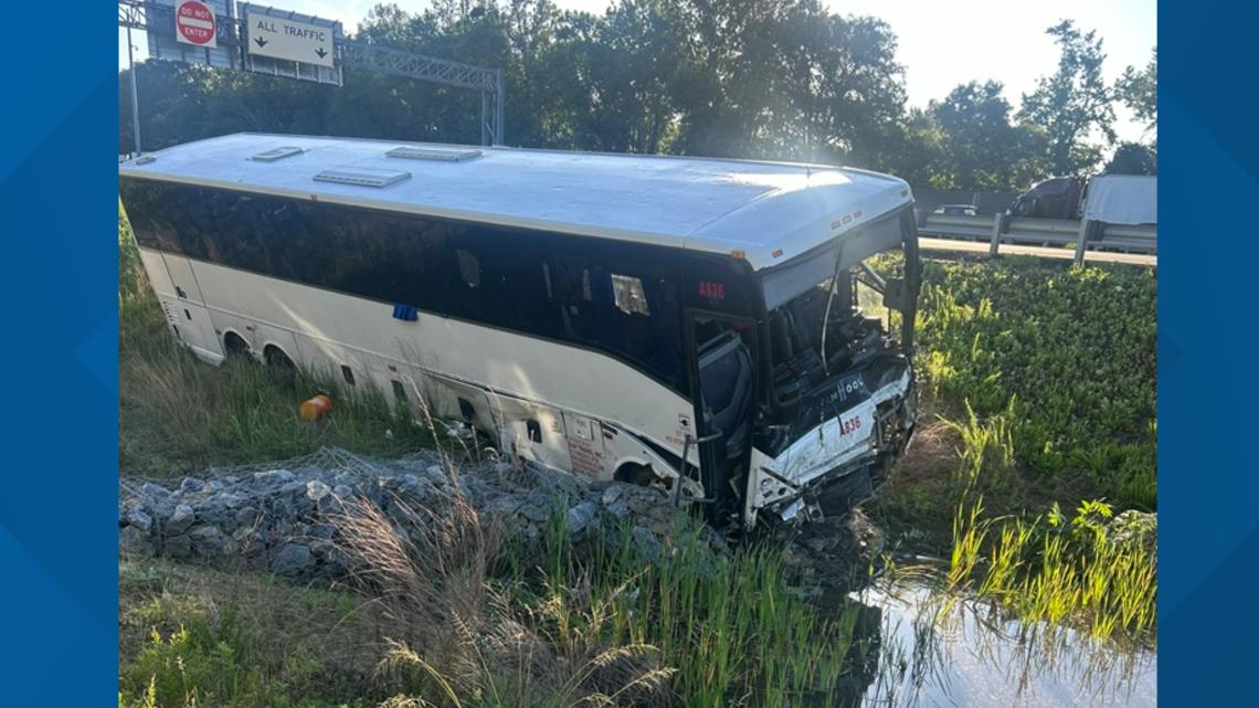 I-95 Virginia bus crash kills 5, injures 34